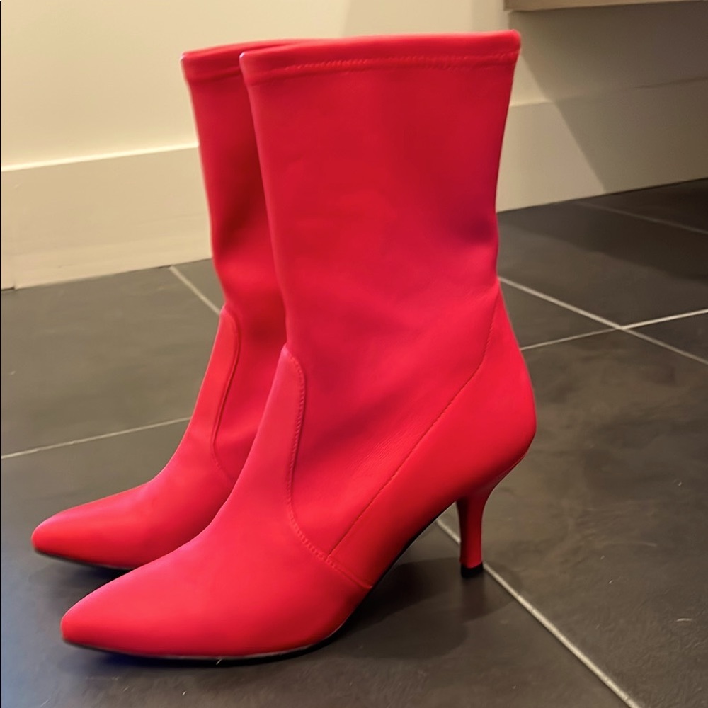 Stuart Weitzman red Cling boot